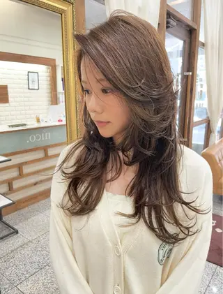 ロング veretta.所属・レイヤーカット・水素 松井山手　齊藤　興のヘアスタイル