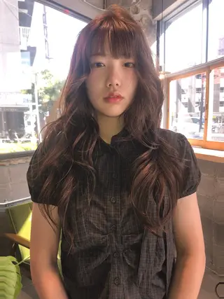 ロング カラー L/MA所属・MIKU /カラー/ハイトーンのヘアスタイル