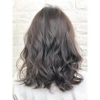 ミディアム カラー KIZU 髪質改善 怪談を語る美容師のヘアスタイル