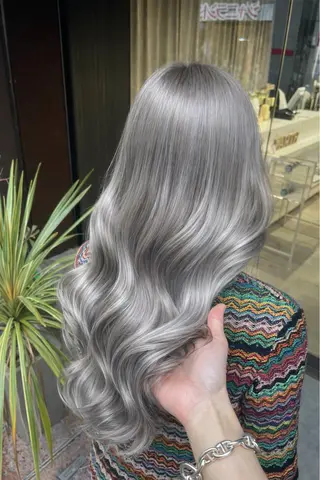 カラー 透明感のある艶髪なら 矢場町駅4番出口すぐのヘアスタイル