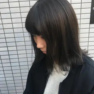 ミディアム THE DAY所属・AKI HASHIMOTOのヘアスタイル