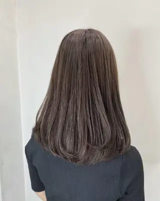 ロング 透明感カラー特化若山 結愛のヘアスタイル