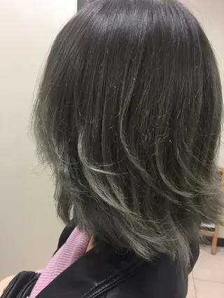 ミディアム カラー embrace エンブレイスのヘアスタイル