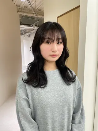 ロング カラー 菱田 愛果のヘアスタイル