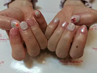 ネイル ネイルリボン 受付スタッフのネイルデザイン