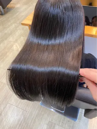 ロング 東 麻祐子のヘアスタイル