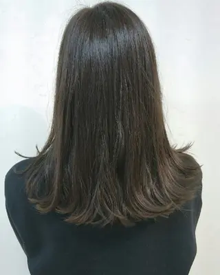 ミディアム ヘアアレンジ 透明感ハイライト◎ 伊藤夏海のヘアスタイル