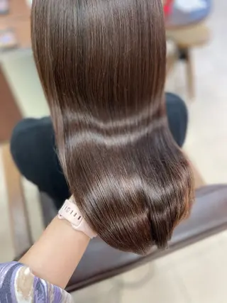 セミロング カラー HIKARI🐈‍⬛ レイヤー×デザインのヘアスタイル