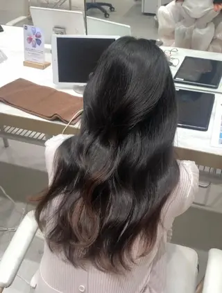 ロング ヘアアレンジ 内田 志乃のヘアスタイル