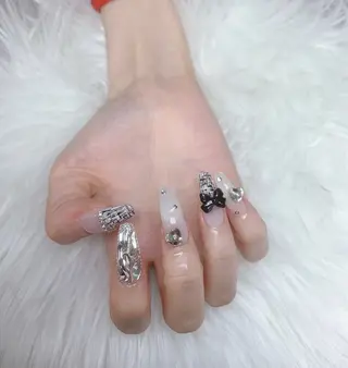 ネイル T. Leeのネイルデザイン