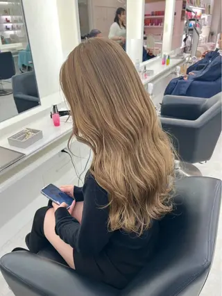 ロング カラー Parve  Mix 🫧梶川虹のヘアスタイル