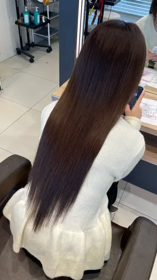 ロング Earth  Authentic 草津エイスクエア店所属・苗村 梨愛のヘアスタイル