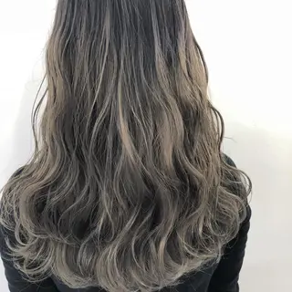 セミロング カラー ニシオカ タクヤのヘアスタイル