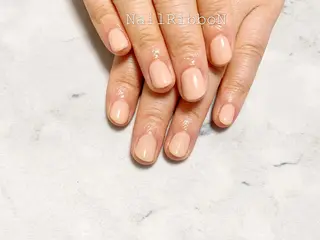 ネイル ネイルリボン 受付スタッフのネイルデザイン