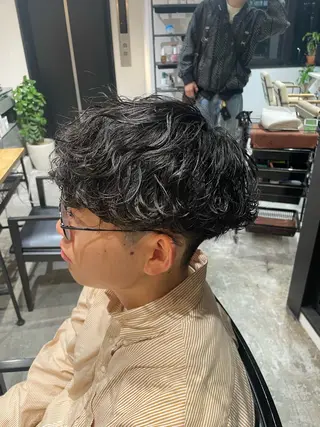 ショート 川副/シャドウ 波巻き/メンズパーマのヘアスタイル