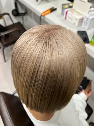 ショート カラー ハイトーン&髪質改善 ＆韓国エクステ🤎のヘアスタイル