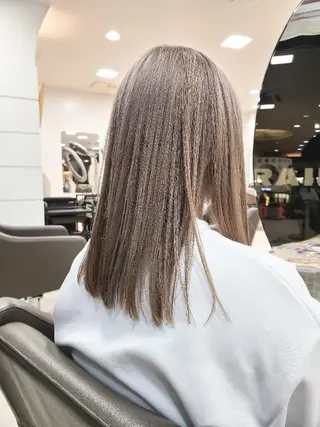 セミロング 🎗️髪質改善・美髪 艶髪🥇小西邦生のヘアスタイル