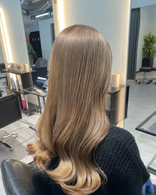 ロング カラー 上村 恵里佳のヘアスタイル