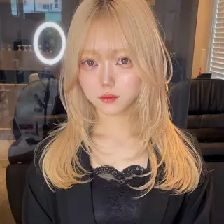 セミロング ハッシュカット🖤 レイヤー/透けカラーのヘアスタイル
