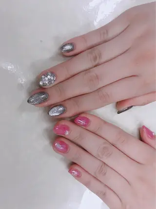 ネイル 指名支持率NO.1 スタイリストのヘアスタイル