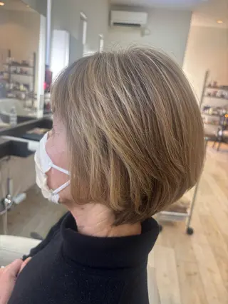 ショート カラー ルプラボウ 石黒よう子のヘアスタイル