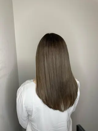 ロング メンズバレイヤージュ 斉藤春のヘアスタイル