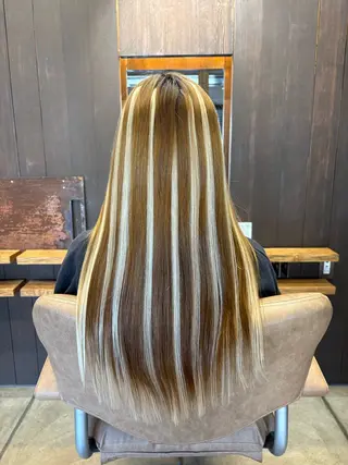 朝斗/ブリーチなし ・Wカラー・エクステのヘアスタイル