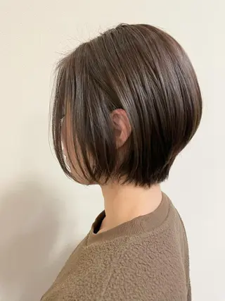 ショート カラー 沢田 瞳のヘアスタイル