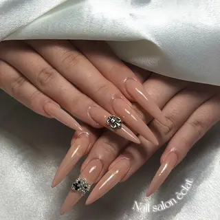 ネイル éclat ⸝꙳.⋆ 栄｜久屋大通のネイルデザイン