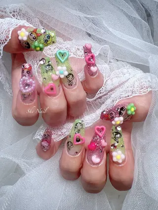 ネイル She   Nail所属・ISA_ BELLAのネイルデザイン