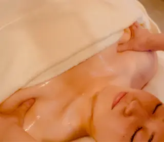 Parisリラク×エステ所属・Paris神宮前店 リラク&エステのエステ・リラクイメージ