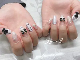 ネイル 芦辺 香奈のネイルデザイン