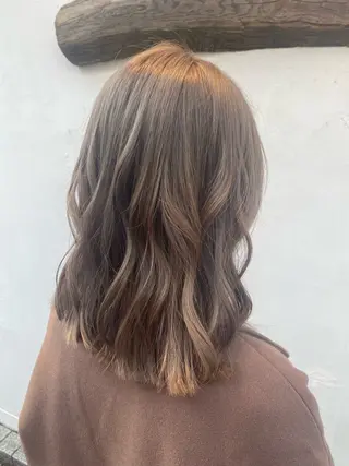 カラー ZAZA YUKAのヘアスタイル