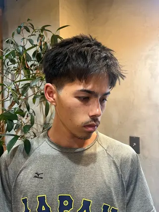 メンズ 韓国風前髪顔周り バーバーakaneのヘアスタイル