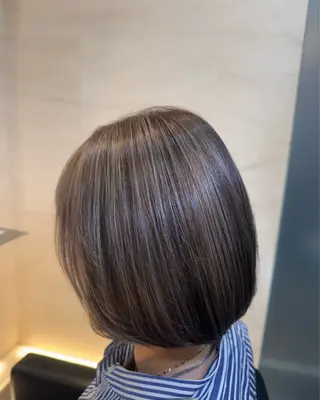 ミディアム 磯崎 新のヘアスタイル