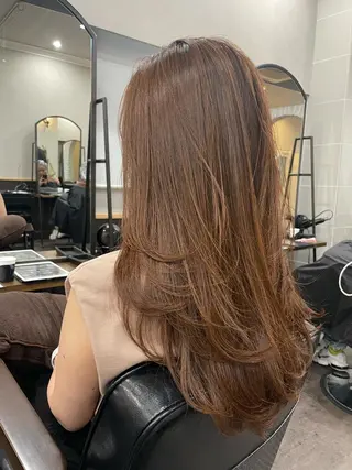 セミロング カラー レイヤー/艶カラー 🫧守利のヘアスタイル