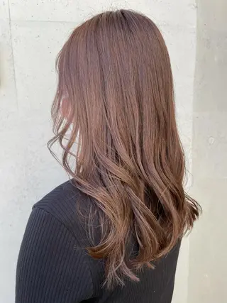 ロング 顔周り/暗髪カラー /アベ マホのヘアスタイル