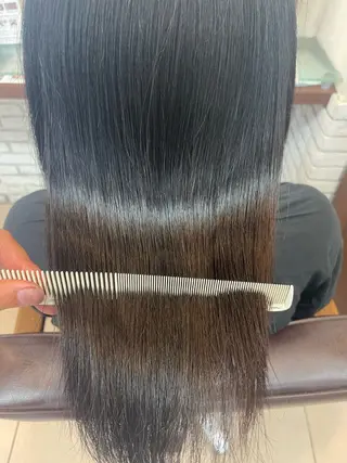 ショート HIKARI🐈‍⬛ レイヤー×デザインのヘアスタイル