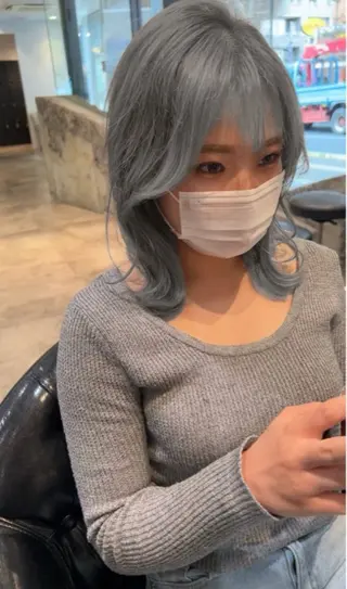 セミロング カラー ハイトーンカラー が絶対可愛い✨泰聖✨のヘアスタイル