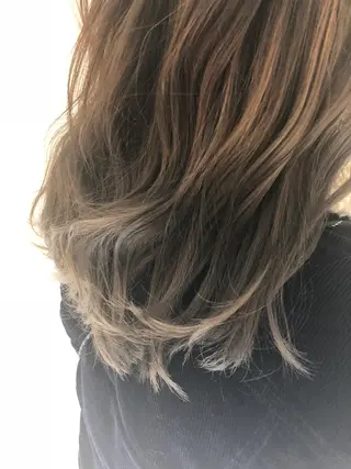 ロング 松佐 ゆかりのヘアスタイル