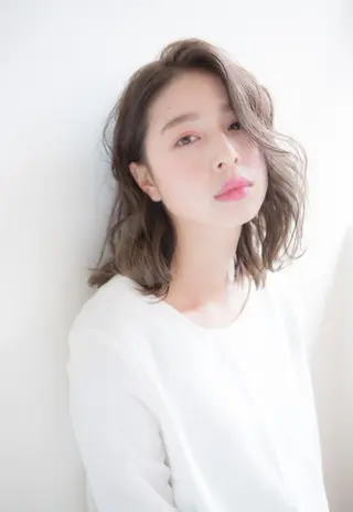 ミディアム カラー パーマ 河合 真理子のヘアスタイル