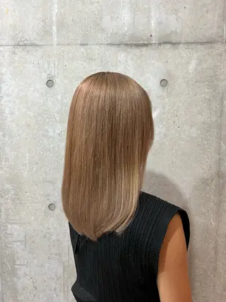 ロング ブリーチカラー/ 寺口佳希のヘアスタイル