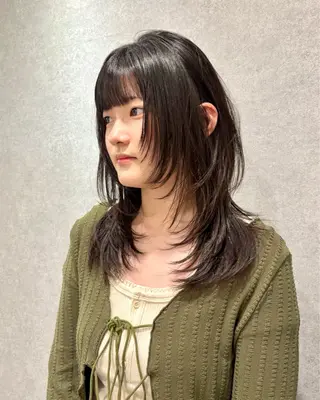 セミロング カラー ハイトーン/ウルフ/ レイヤー/Asukaのヘアスタイル