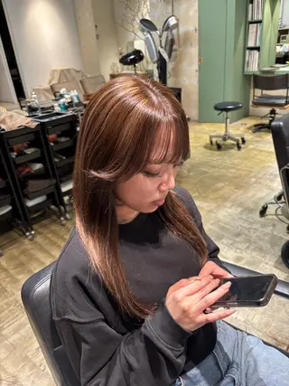 ミディアム カラー 渡邊 彩乃のヘアスタイル