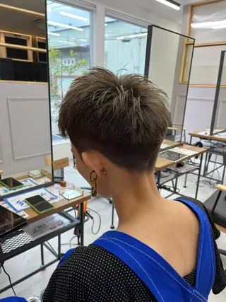 カラー 鴨田 彩音のヘアスタイル