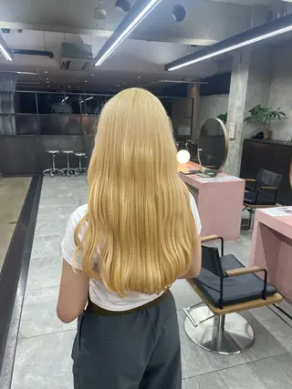 ロング 鈴木瑛里／ブロンド ベージュ／男女のヘアスタイル