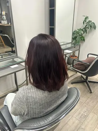 ミディアム 西口 陽菜のヘアスタイル