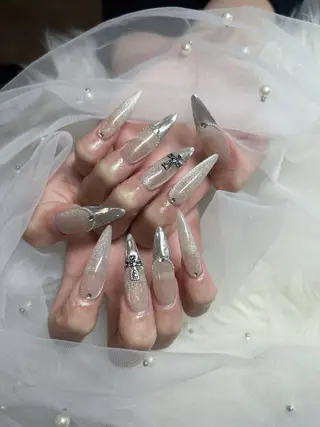 ネイル eyelash ＆nail  REVE立川南口店所属・REVE 🌺yuina🌺のネイルデザイン