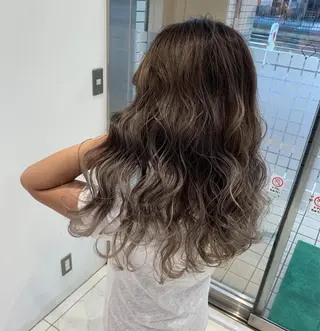 ミディアム カラー N° jillva ♦️川端裕司♦️のヘアスタイル