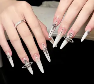 ネイル Pure&Rich Nailのネイルデザイン